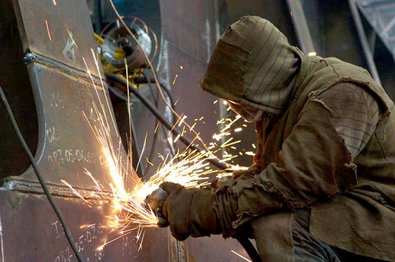 Россиянам предложили платить по 100 рублей в ч…