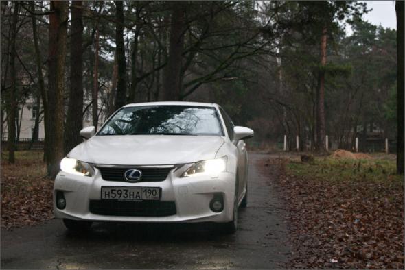 Обзор Lexus CT200h. Экономим по-богатому